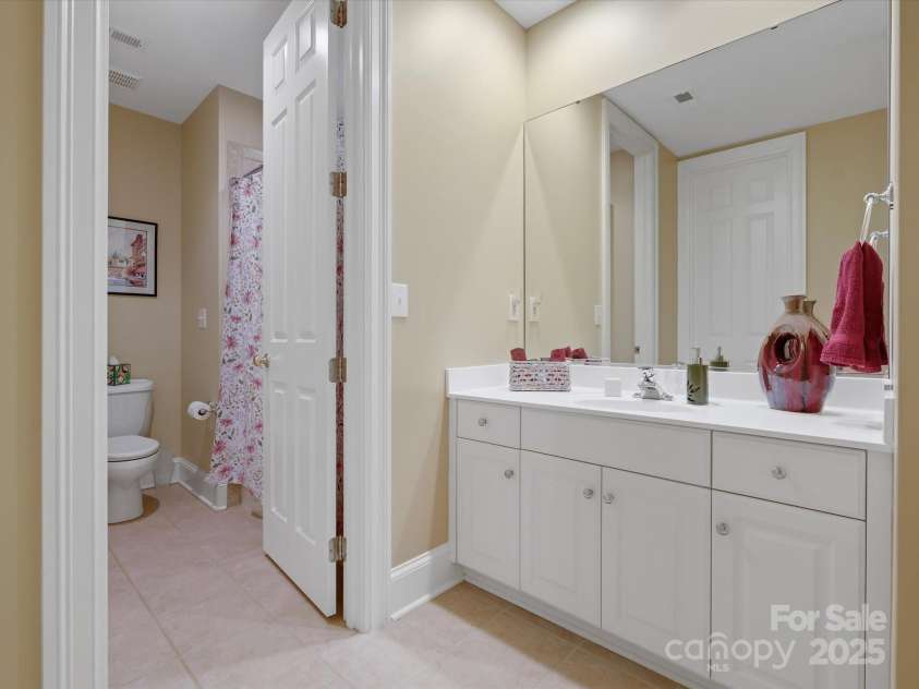 8416 Highgrove Street, Charlotte, NC 28277.  MLS# CAR4232158, YatesRealty ID 4843. Basement bath(ensuite)
