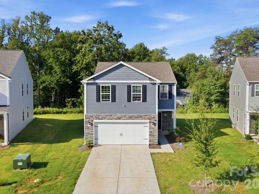 1314 37th Avenue Lane, Hickory, NC 28601.  MLS# CAR4420670, YatesRealty ID 48432. 