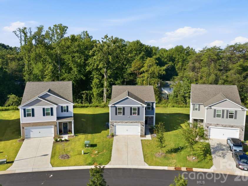 1314 37th Avenue Lane, Hickory, NC 28601.  MLS# CAR4420670, YatesRealty ID 48432. 