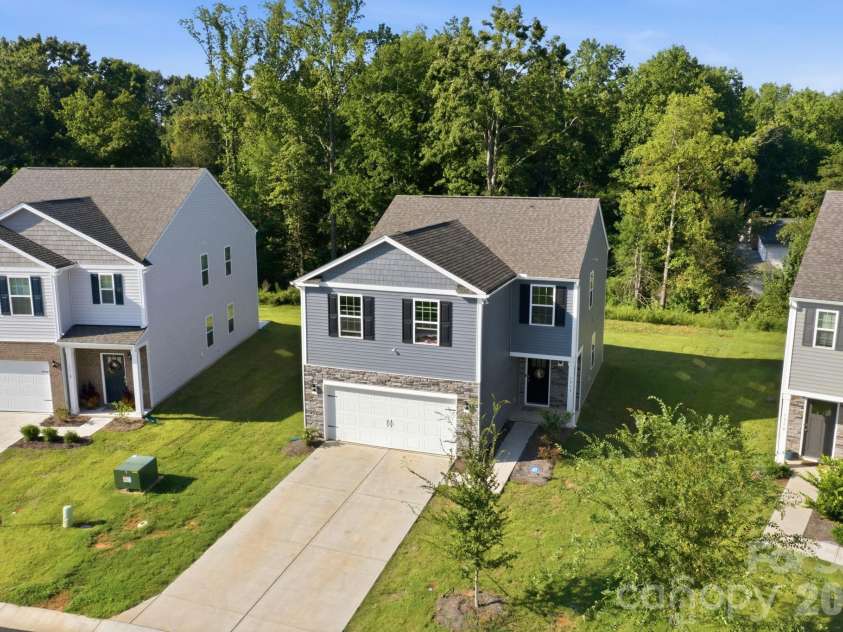 1314 37th Avenue Lane, Hickory, NC 28601.  MLS# CAR4420670, YatesRealty ID 48432. 
