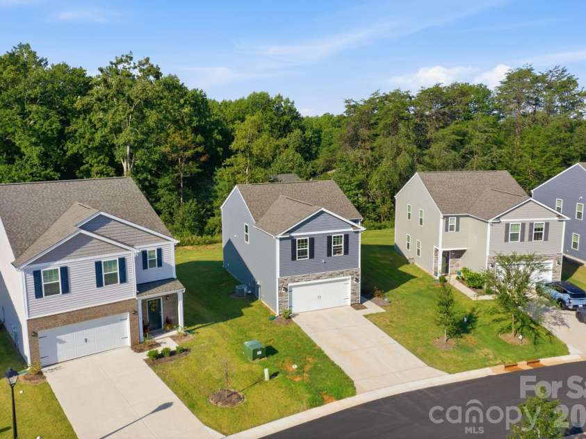 1314 37th Avenue Lane, Hickory, NC 28601.  MLS# CAR4420670, YatesRealty ID 48432. 