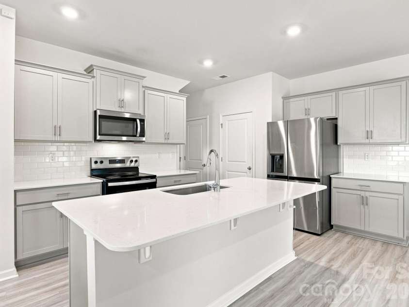 1314 37th Avenue Lane, Hickory, NC 28601.  MLS# CAR4420670, YatesRealty ID 48432. 
