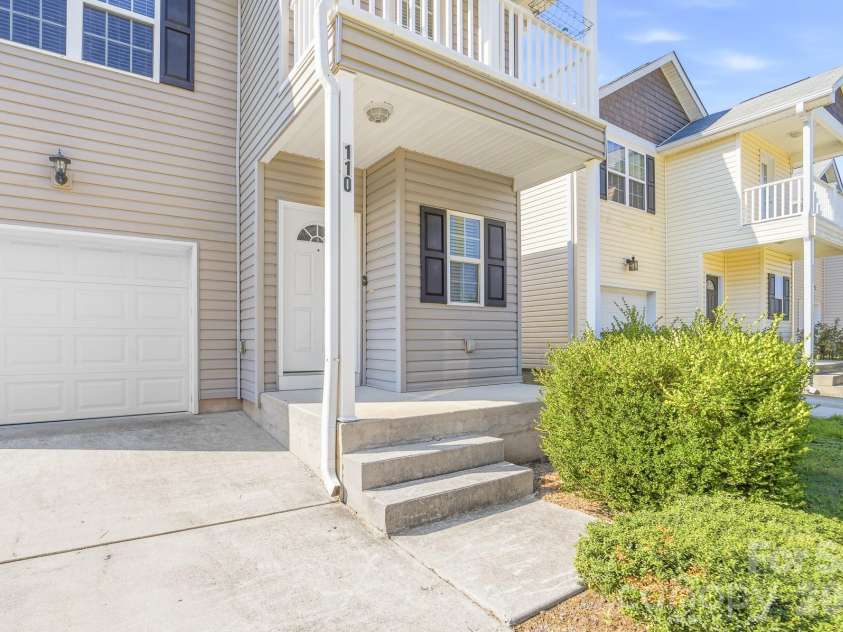 110 Lookout Point Place, Mooresville, NC 28115.  MLS# CAR4421133, YatesRealty ID 48433. 