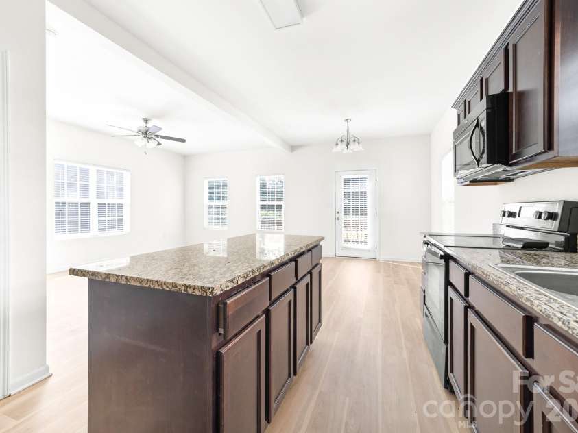 110 Lookout Point Place, Mooresville, NC 28115.  MLS# CAR4421133, YatesRealty ID 48433. 