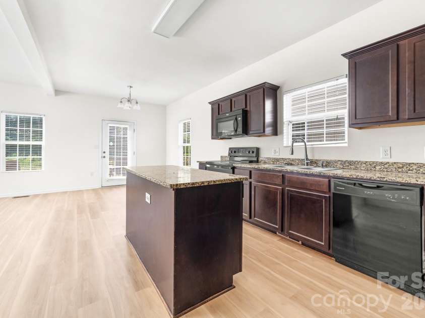 110 Lookout Point Place, Mooresville, NC 28115.  MLS# CAR4421133, YatesRealty ID 48433. 