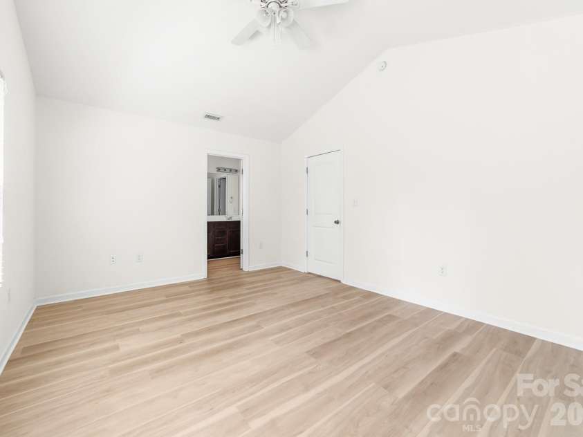 110 Lookout Point Place, Mooresville, NC 28115.  MLS# CAR4421133, YatesRealty ID 48433. 