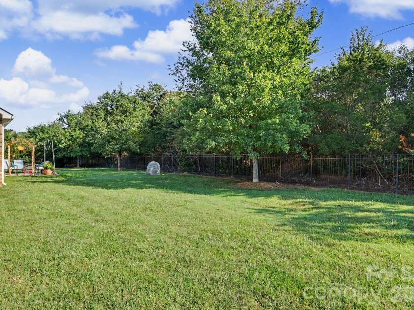 2117 Belle Regal Circle, Rock Hill, SC 29732.  MLS# CAR4421139, YatesRealty ID 48435. 