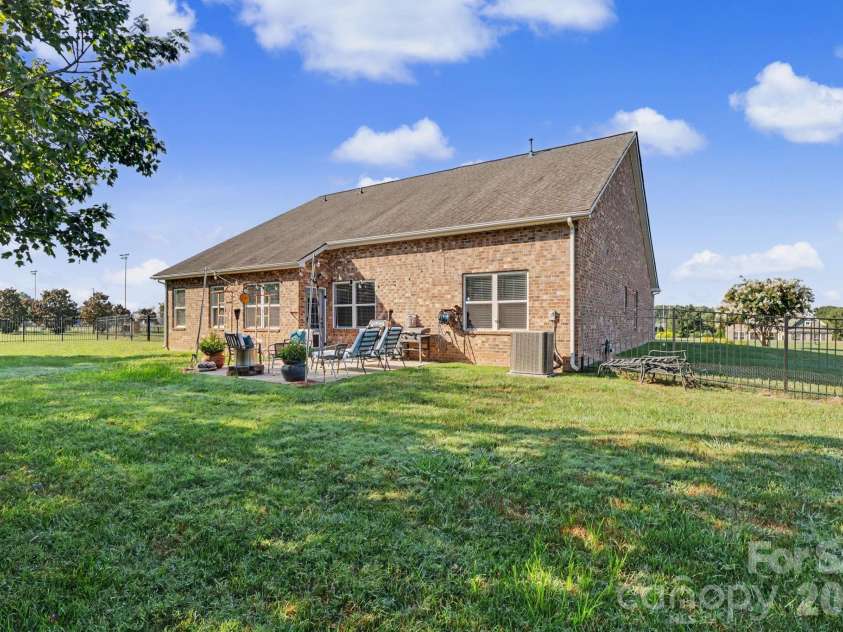 2117 Belle Regal Circle, Rock Hill, SC 29732.  MLS# CAR4421139, YatesRealty ID 48435. 