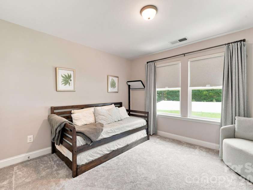 2902 Oakdale Road, Charlotte, NC 28216.  MLS# CAR4421172, YatesRealty ID 48436. Guest 2