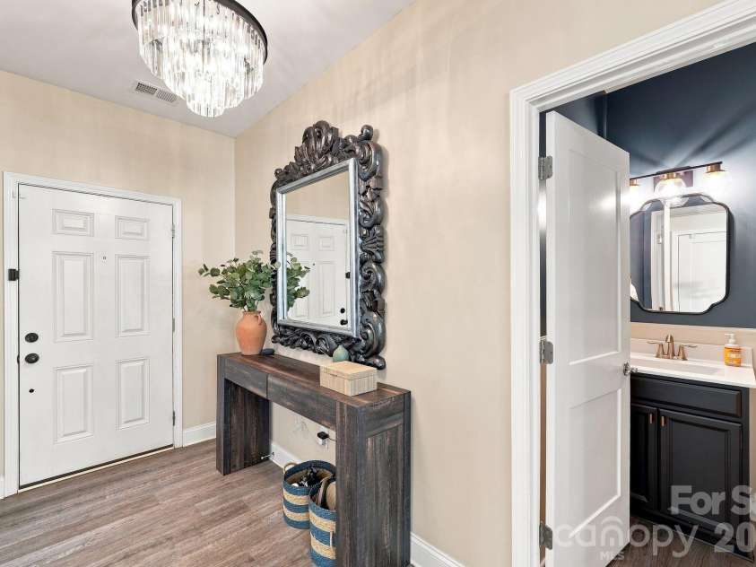2902 Oakdale Road, Charlotte, NC 28216.  MLS# CAR4421172, YatesRealty ID 48436. Open Foyer