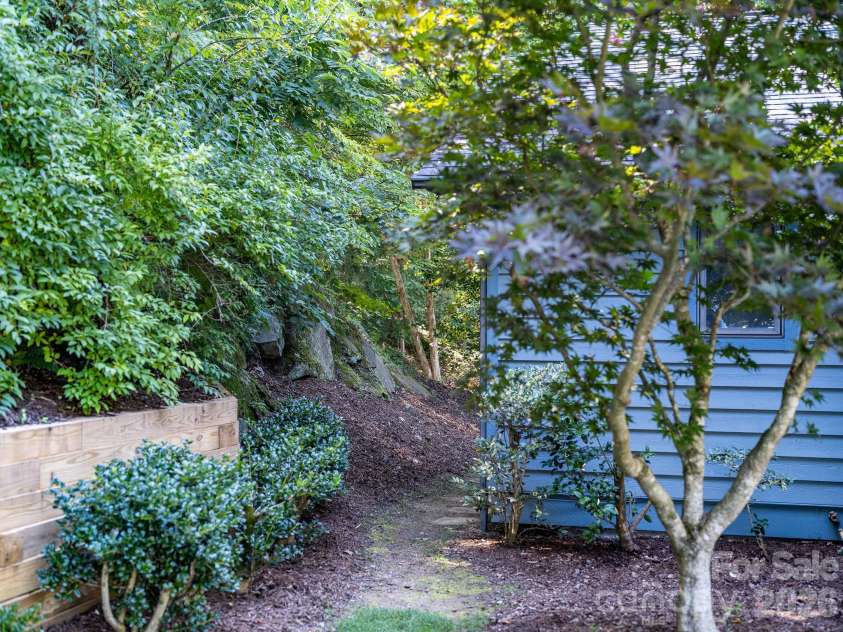 31 Hillcreek Drive, Asheville, NC 28804.  MLS# CAR4415150, YatesRealty ID 48438. 
