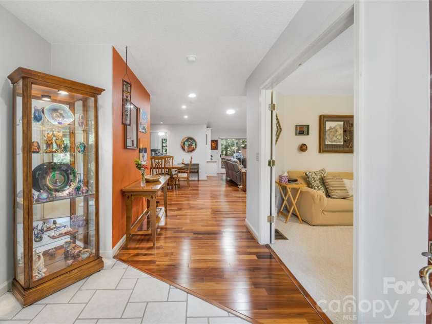 31 Hillcreek Drive, Asheville, NC 28804.  MLS# CAR4415150, YatesRealty ID 48438. Front entry