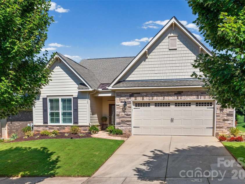 420 Trillium Way, Belmont, NC 28012.  MLS# CAR4418371, YatesRealty ID 48439. 