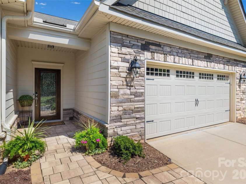 420 Trillium Way, Belmont, NC 28012.  MLS# CAR4418371, YatesRealty ID 48439. 