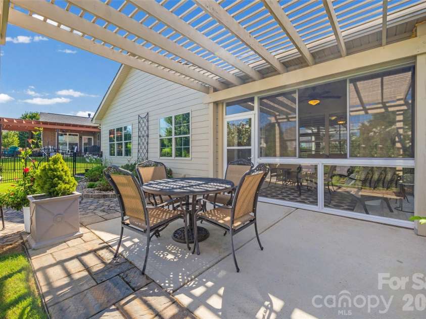420 Trillium Way, Belmont, NC 28012.  MLS# CAR4418371, YatesRealty ID 48439. 