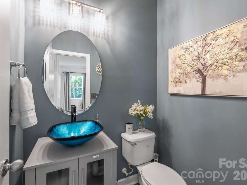 6404 Lanzerac Manor Drive, Charlotte, NC 28269.  MLS# CAR4415677, YatesRealty ID 48440. 