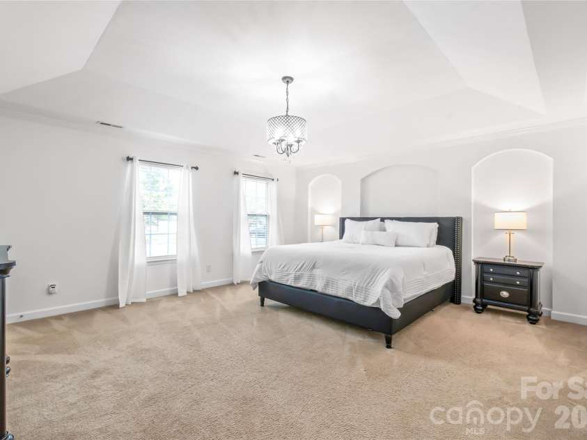 6404 Lanzerac Manor Drive, Charlotte, NC 28269.  MLS# CAR4415677, YatesRealty ID 48440. 