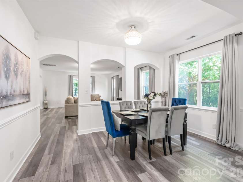 6404 Lanzerac Manor Drive, Charlotte, NC 28269.  MLS# CAR4415677, YatesRealty ID 48440. Dining Room