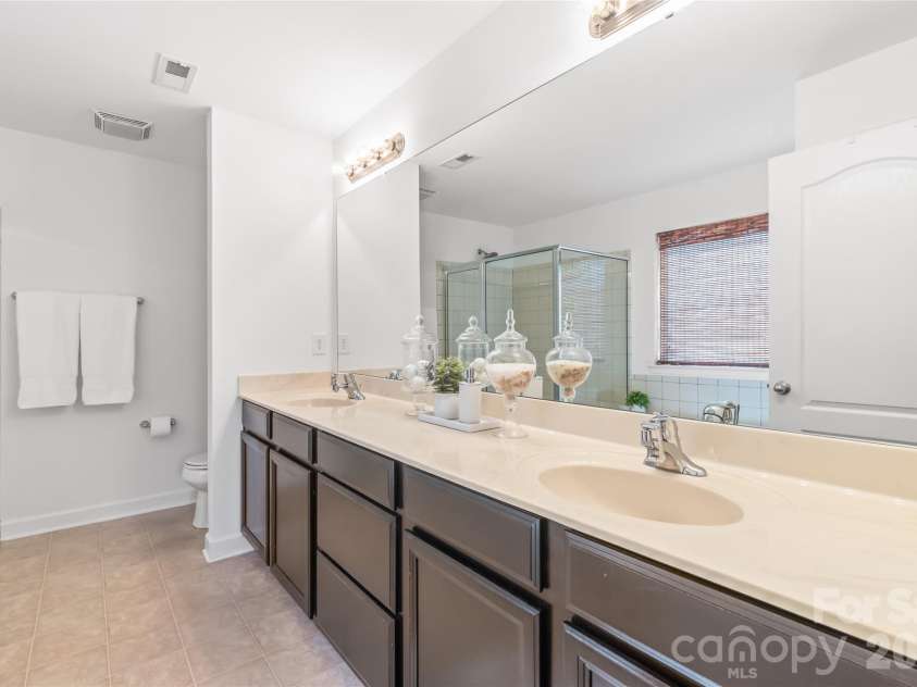 6404 Lanzerac Manor Drive, Charlotte, NC 28269.  MLS# CAR4415677, YatesRealty ID 48440. 