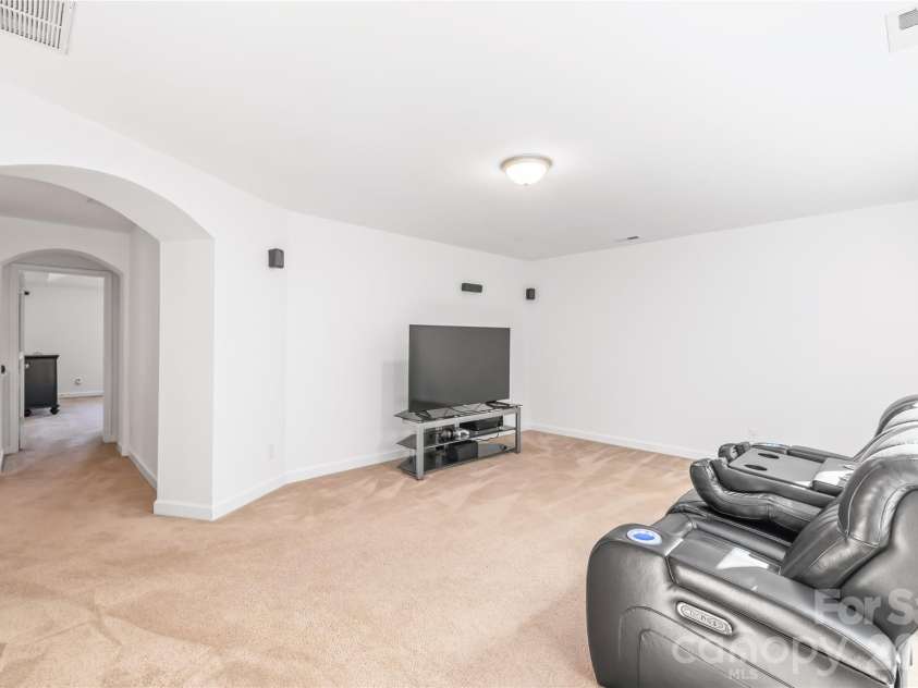 6404 Lanzerac Manor Drive, Charlotte, NC 28269.  MLS# CAR4415677, YatesRealty ID 48440. Second floor Bonus Room