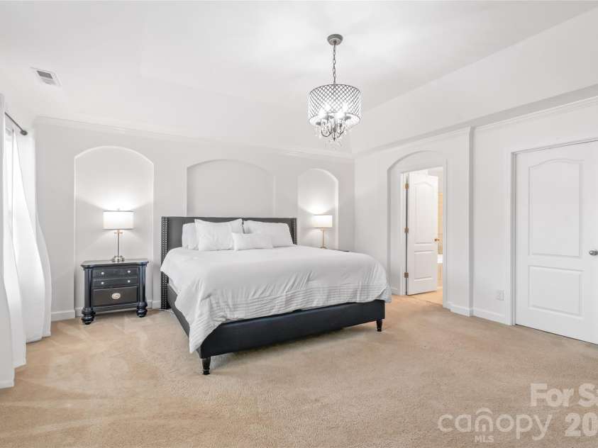 6404 Lanzerac Manor Drive, Charlotte, NC 28269.  MLS# CAR4415677, YatesRealty ID 48440. 