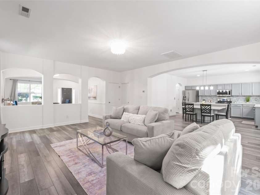 6404 Lanzerac Manor Drive, Charlotte, NC 28269.  MLS# CAR4415677, YatesRealty ID 48440. 