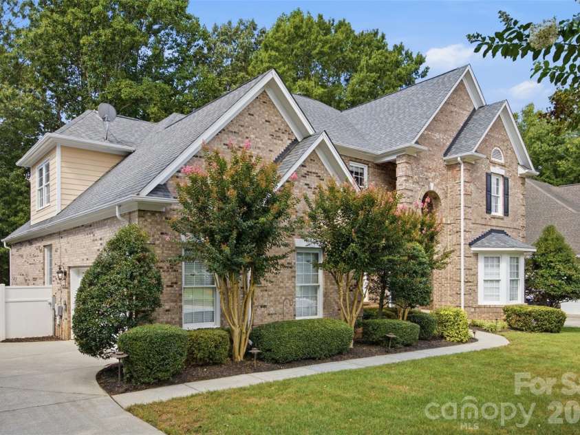 10104 Devonshire Drive, Huntersville, NC 28078.  MLS# CAR4419902, YatesRealty ID 48442. 