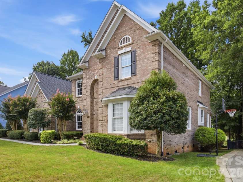 10104 Devonshire Drive, Huntersville, NC 28078.  MLS# CAR4419902, YatesRealty ID 48442. 