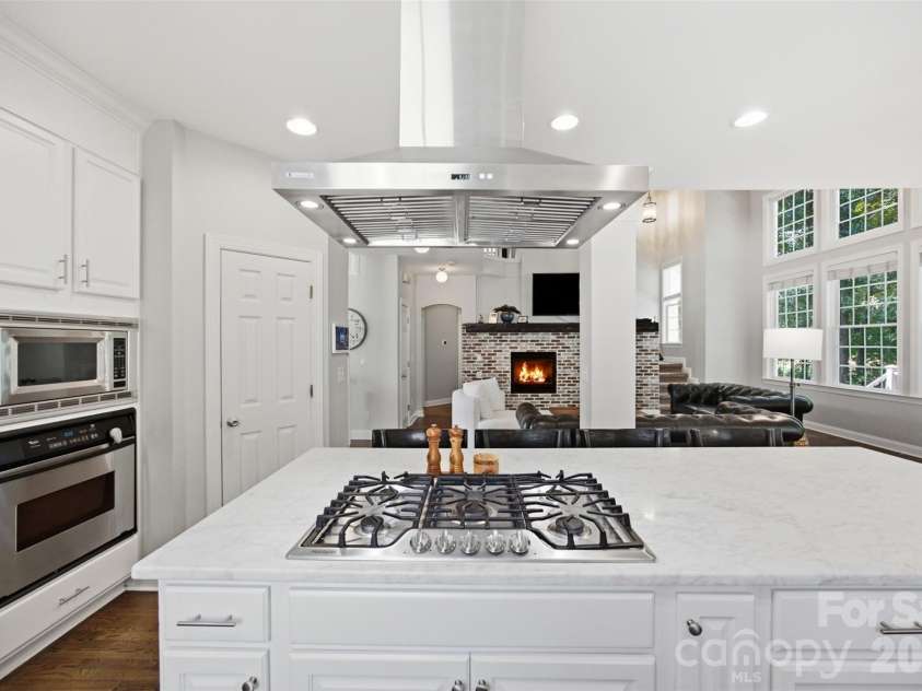 10104 Devonshire Drive, Huntersville, NC 28078.  MLS# CAR4419902, YatesRealty ID 48442. 