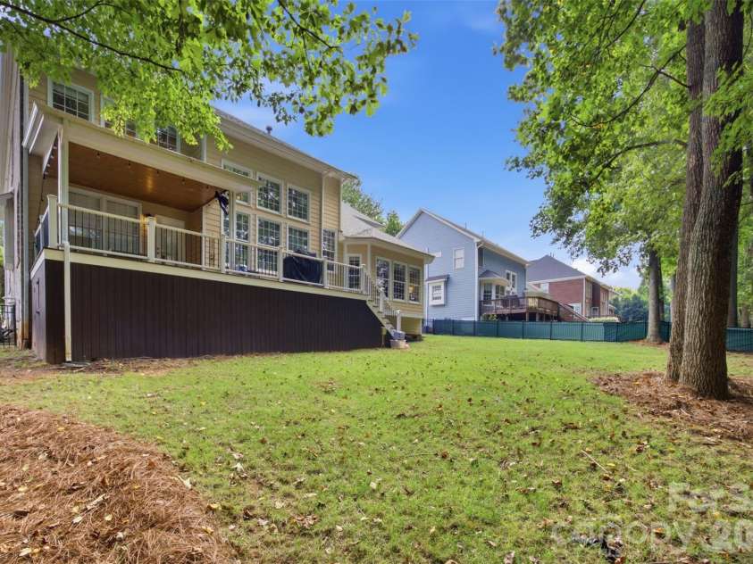 10104 Devonshire Drive, Huntersville, NC 28078.  MLS# CAR4419902, YatesRealty ID 48442. Large Backyard - Great for a future pool!