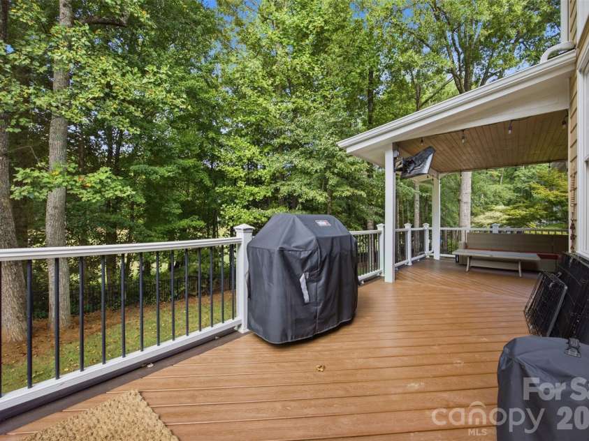 10104 Devonshire Drive, Huntersville, NC 28078.  MLS# CAR4419902, YatesRealty ID 48442. Overlooking Birkdale Golf Course