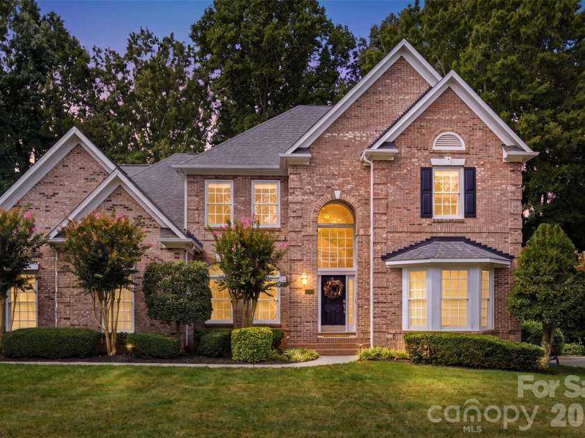 10104 Devonshire Drive, Huntersville, NC 28078.  MLS# CAR4419902, YatesRealty ID 48442. Welcome to 10104 Devonshire Dr