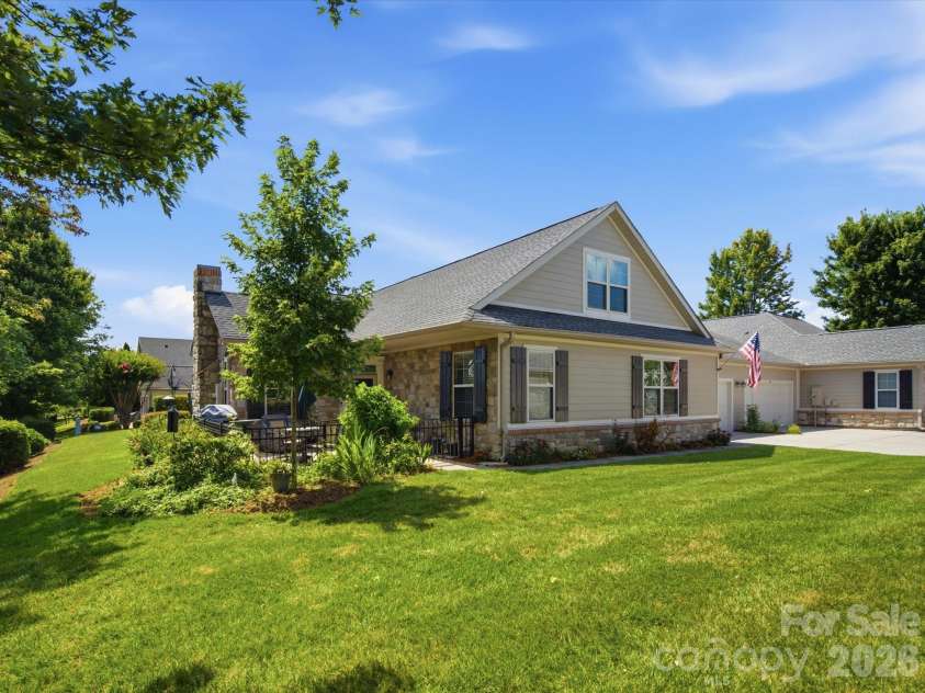868 Ledgestone Court, Tega Cay, SC 29708.  MLS# CAR4420133, YatesRealty ID 48445. 