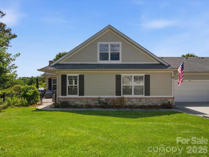 868 Ledgestone Court, Tega Cay, SC 29708.  MLS# CAR4420133, YatesRealty ID 48445. 