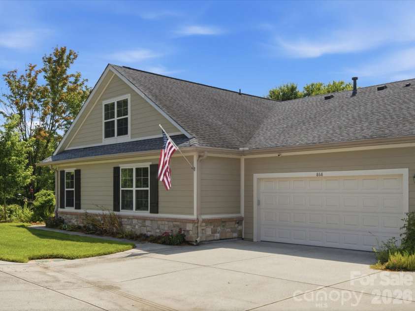 868 Ledgestone Court, Tega Cay, SC 29708.  MLS# CAR4420133, YatesRealty ID 48445. 