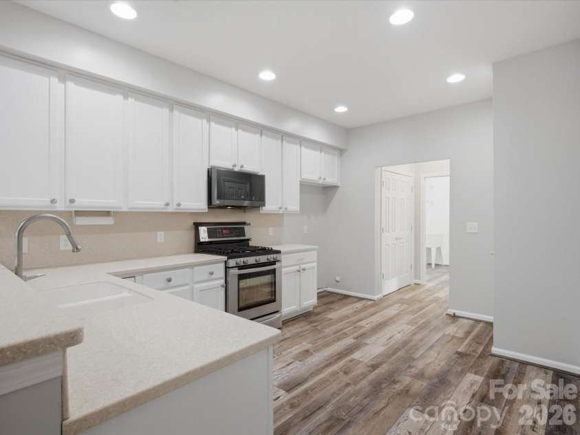 868 Ledgestone Court, Tega Cay, SC 29708.  MLS# CAR4420133, YatesRealty ID 48445. 