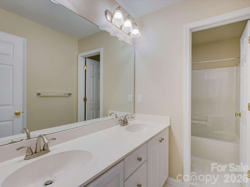 605 Queenswater Lane, Waxhaw, NC 28173.  MLS# CAR4420326, YatesRealty ID 48447. 