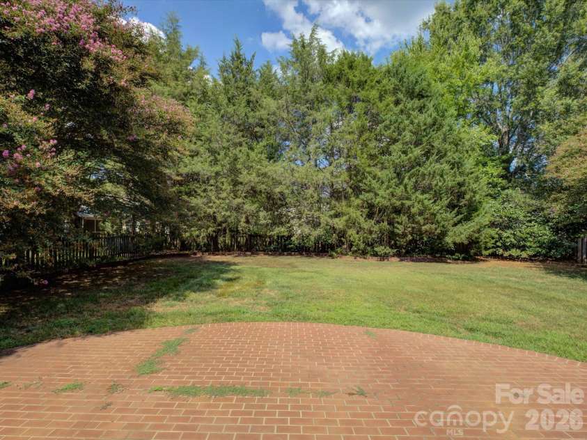 605 Queenswater Lane, Waxhaw, NC 28173.  MLS# CAR4420326, YatesRealty ID 48447. 