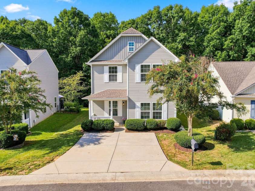 422 Danielle Way, Fort Mill, SC 29715.  MLS# CAR4420672, YatesRealty ID 48449. 