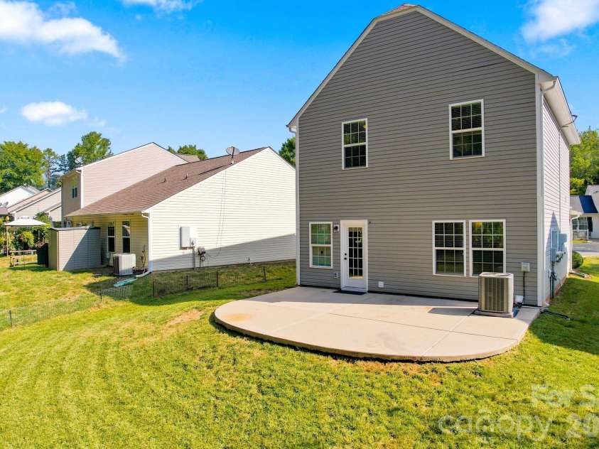 422 Danielle Way, Fort Mill, SC 29715.  MLS# CAR4420672, YatesRealty ID 48449. 