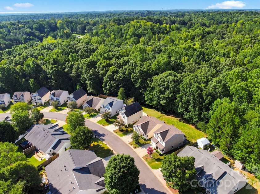 422 Danielle Way, Fort Mill, SC 29715.  MLS# CAR4420672, YatesRealty ID 48449. 