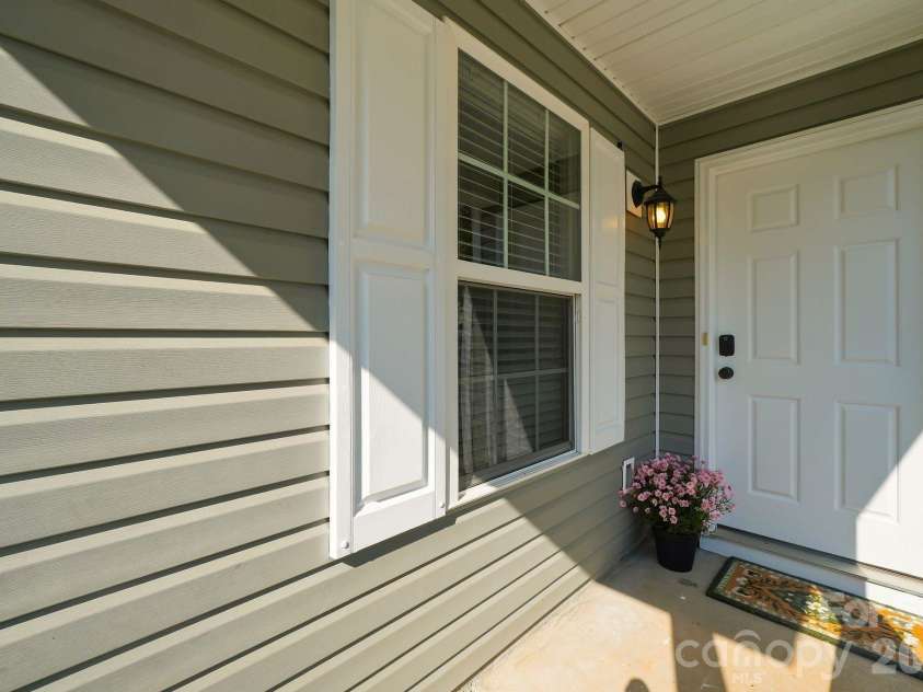 422 Danielle Way, Fort Mill, SC 29715.  MLS# CAR4420672, YatesRealty ID 48449. 