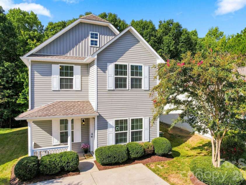 422 Danielle Way, Fort Mill, SC 29715.  MLS# CAR4420672, YatesRealty ID 48449. Exterior Front