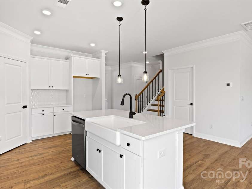 461 Fox Cove Road, Hendersonville, NC 28792.  MLS# CAR4242594, YatesRealty ID 4845. Photos are representative