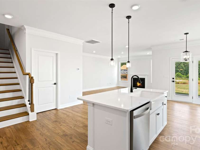 461 Fox Cove Road, Hendersonville, NC 28792.  MLS# CAR4242594, YatesRealty ID 4845. Photos are representative