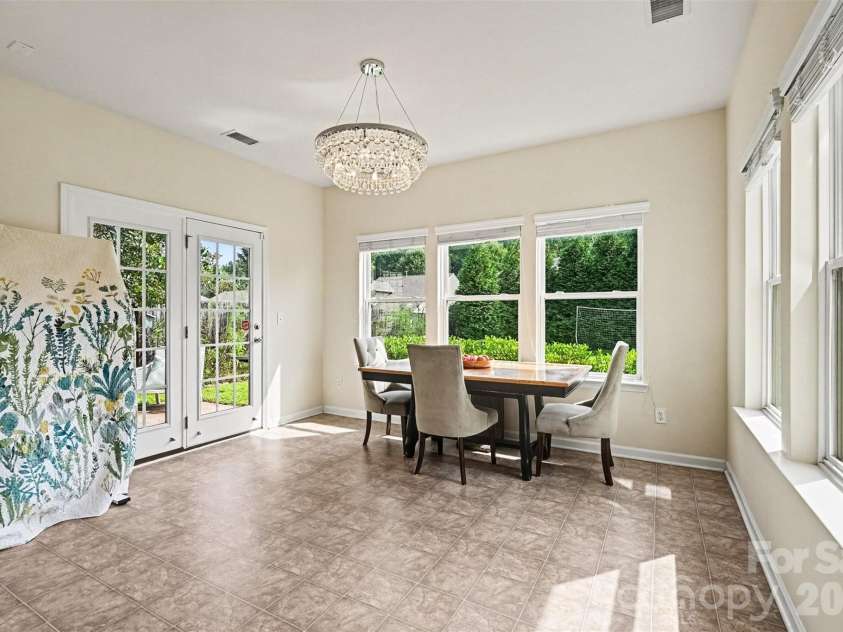 6918 Barefoot Forest Drive, Charlotte, NC 28269.  MLS# CAR4420558, YatesRealty ID 48451. 