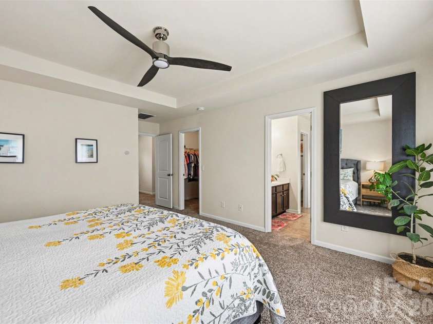 6918 Barefoot Forest Drive, Charlotte, NC 28269.  MLS# CAR4420558, YatesRealty ID 48451. 