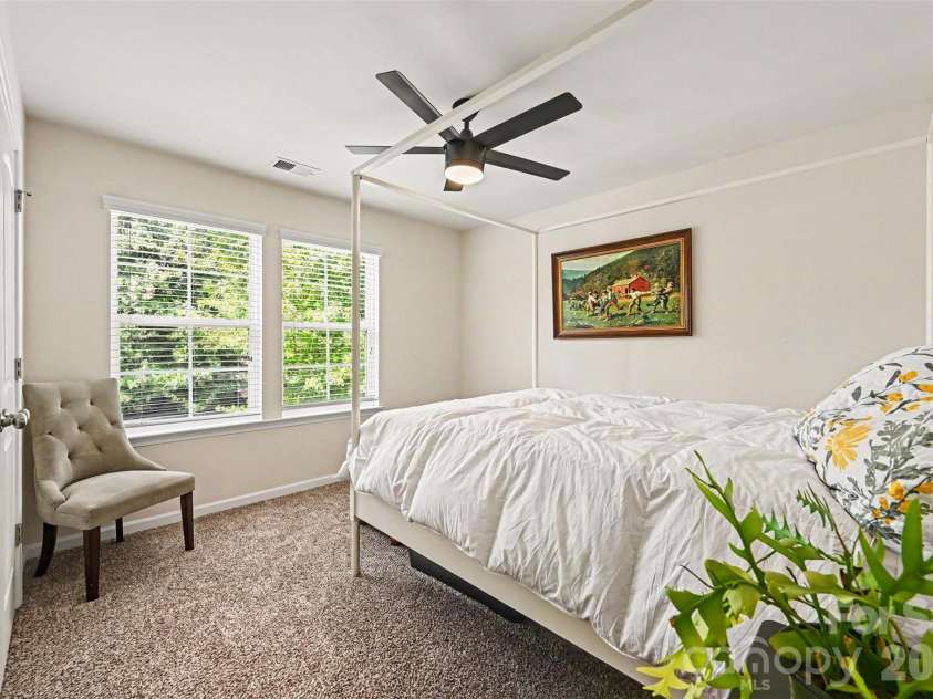 6918 Barefoot Forest Drive, Charlotte, NC 28269.  MLS# CAR4420558, YatesRealty ID 48451. 