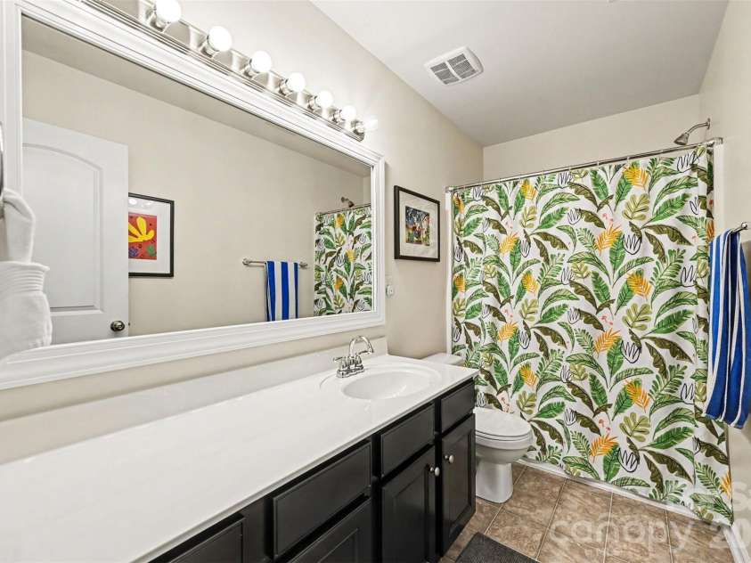 6918 Barefoot Forest Drive, Charlotte, NC 28269.  MLS# CAR4420558, YatesRealty ID 48451. 