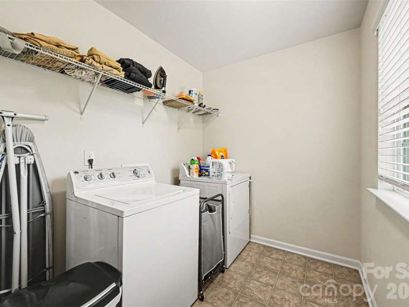 6918 Barefoot Forest Drive, Charlotte, NC 28269.  MLS# CAR4420558, YatesRealty ID 48451. 